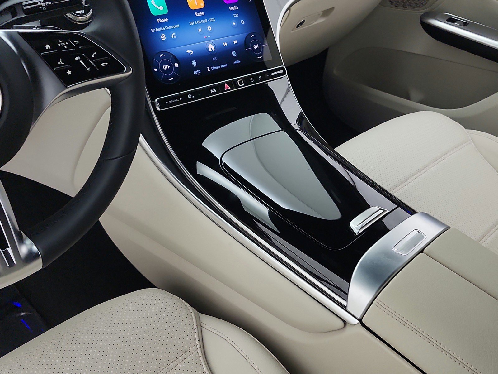 Certified 2025 Mercedes-Benz GLC 300 image 12