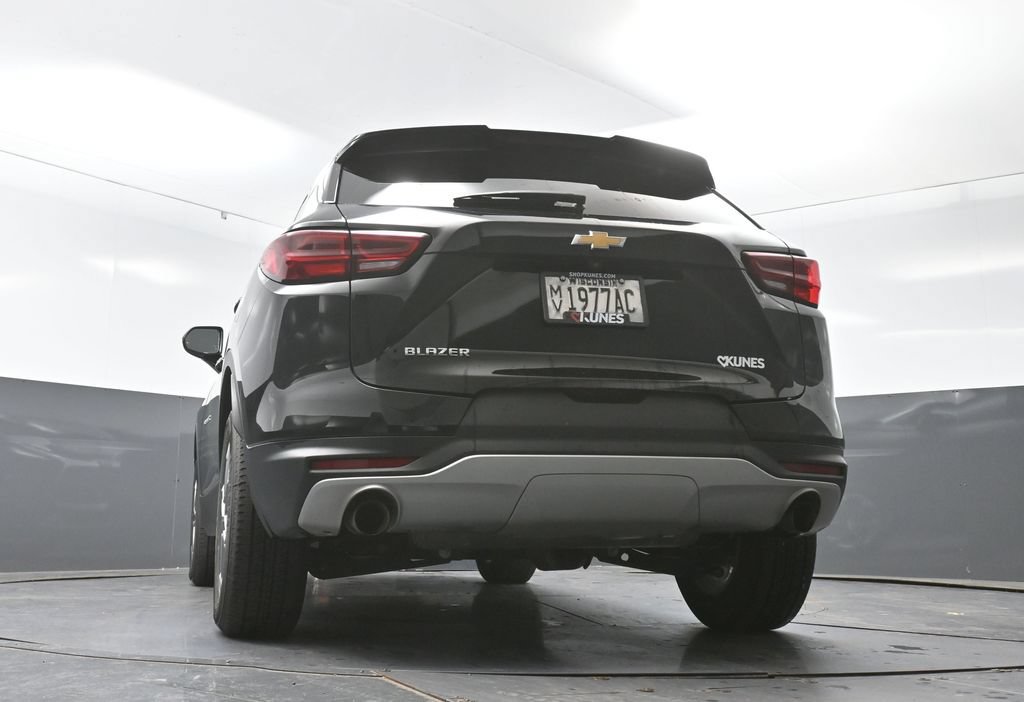 Used 2025 Chevrolet Blazer LT FWD image 56