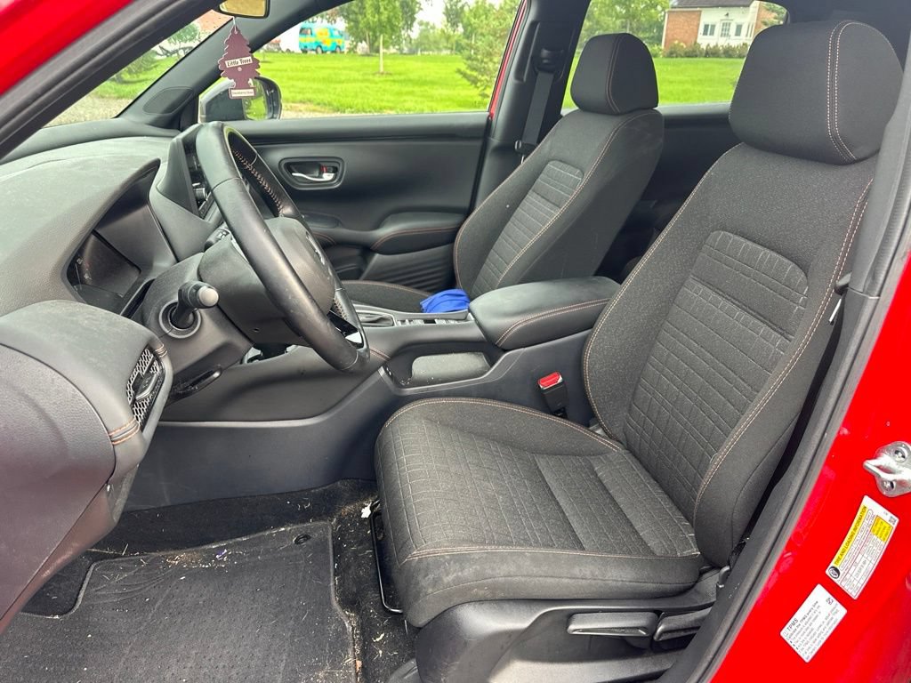 Used 2025 Honda HR-V Sport image 16