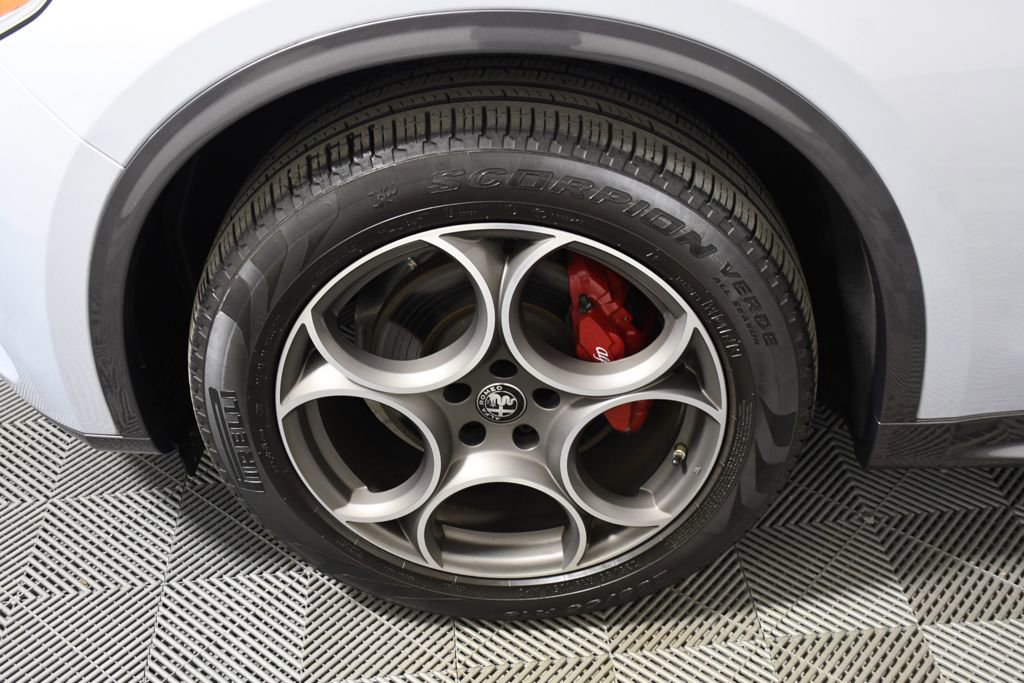 Used 2022 Alfa Romeo Stelvio Ti image 11