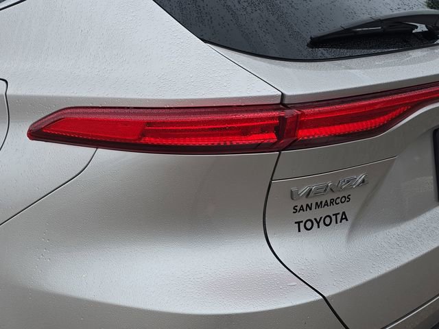 Used 2023 Toyota Venza LE image 34