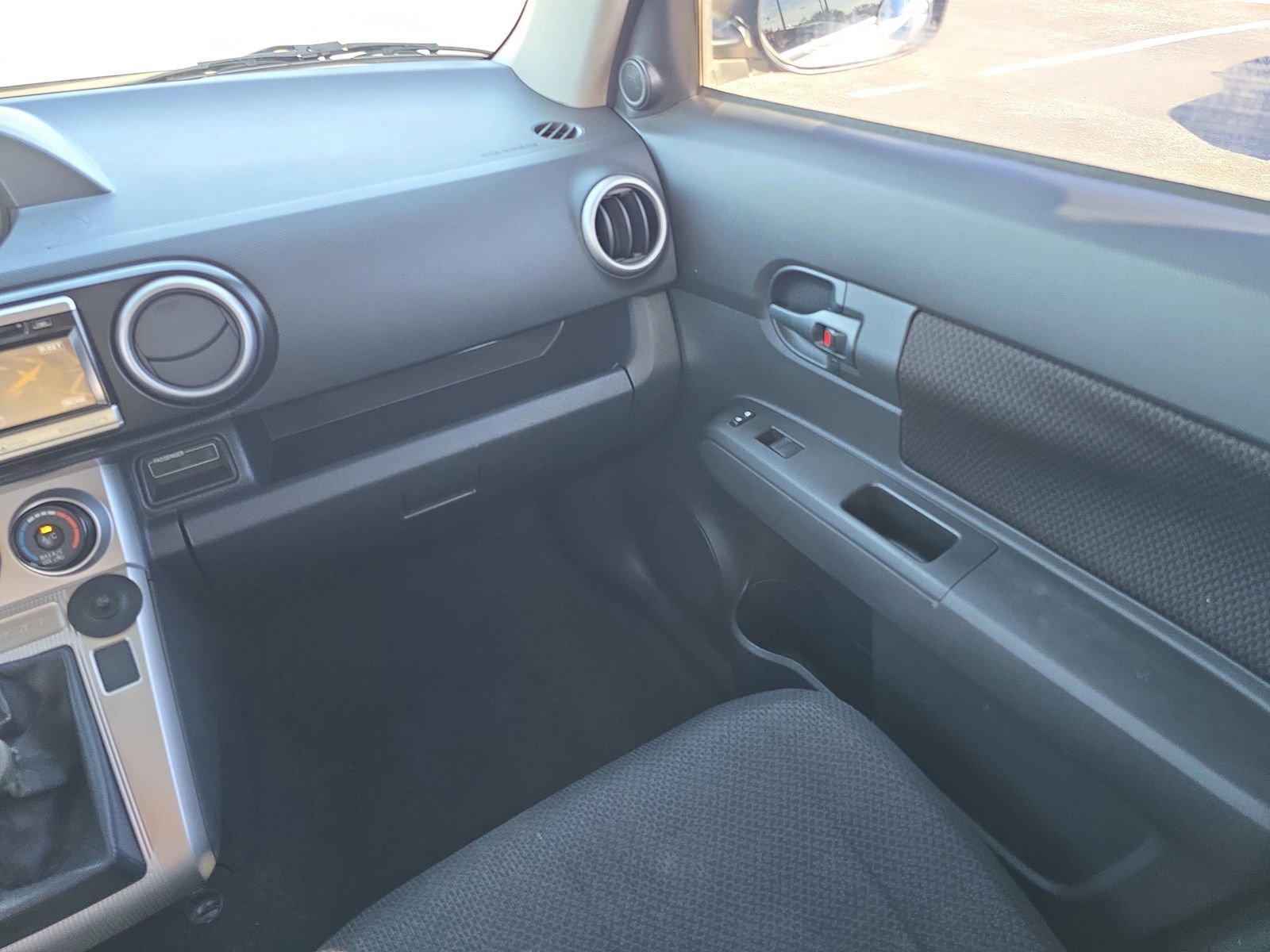 Used 2010 Scion xB image 12