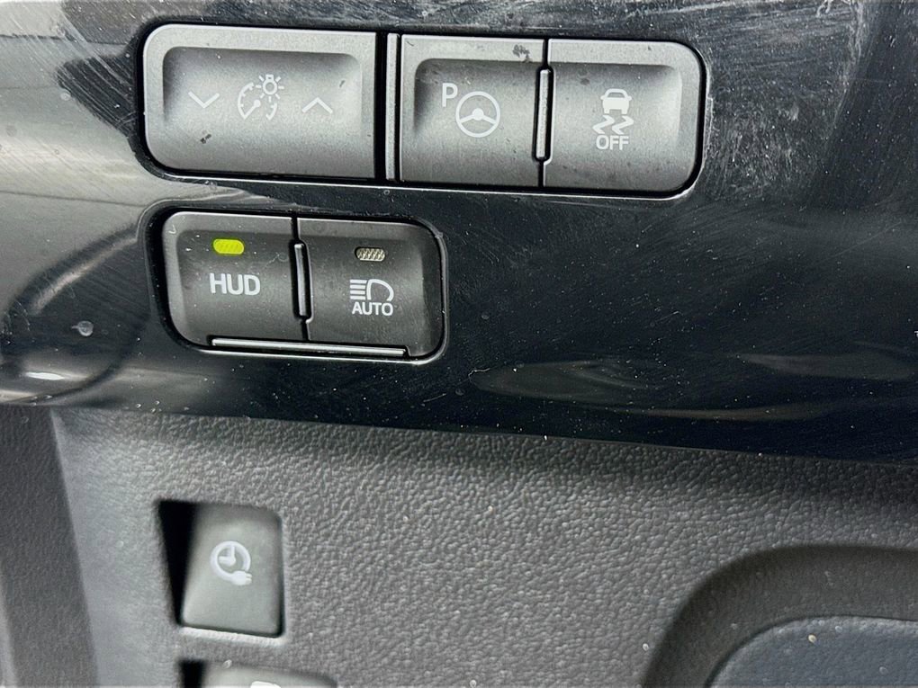 Used 2021 Toyota Prius Prime Limited image 16