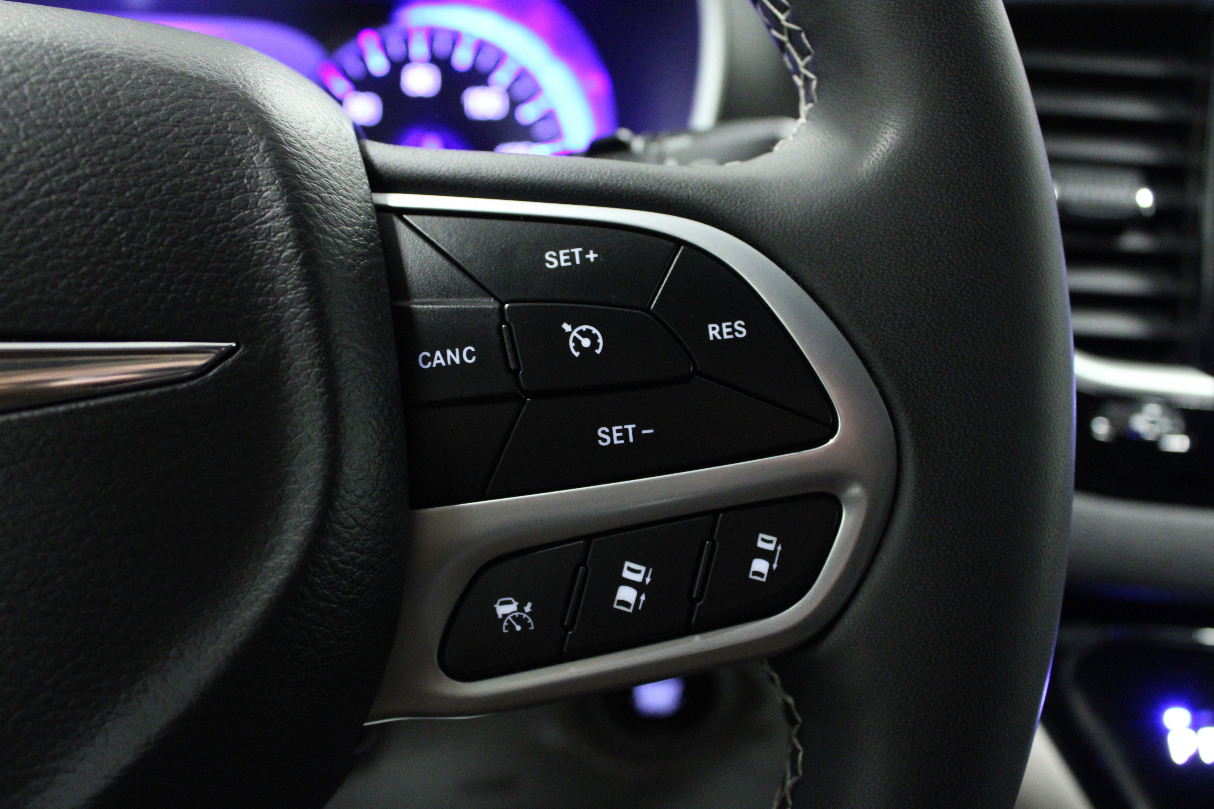 Used 2024 Chrysler Pacifica Touring-L image 22