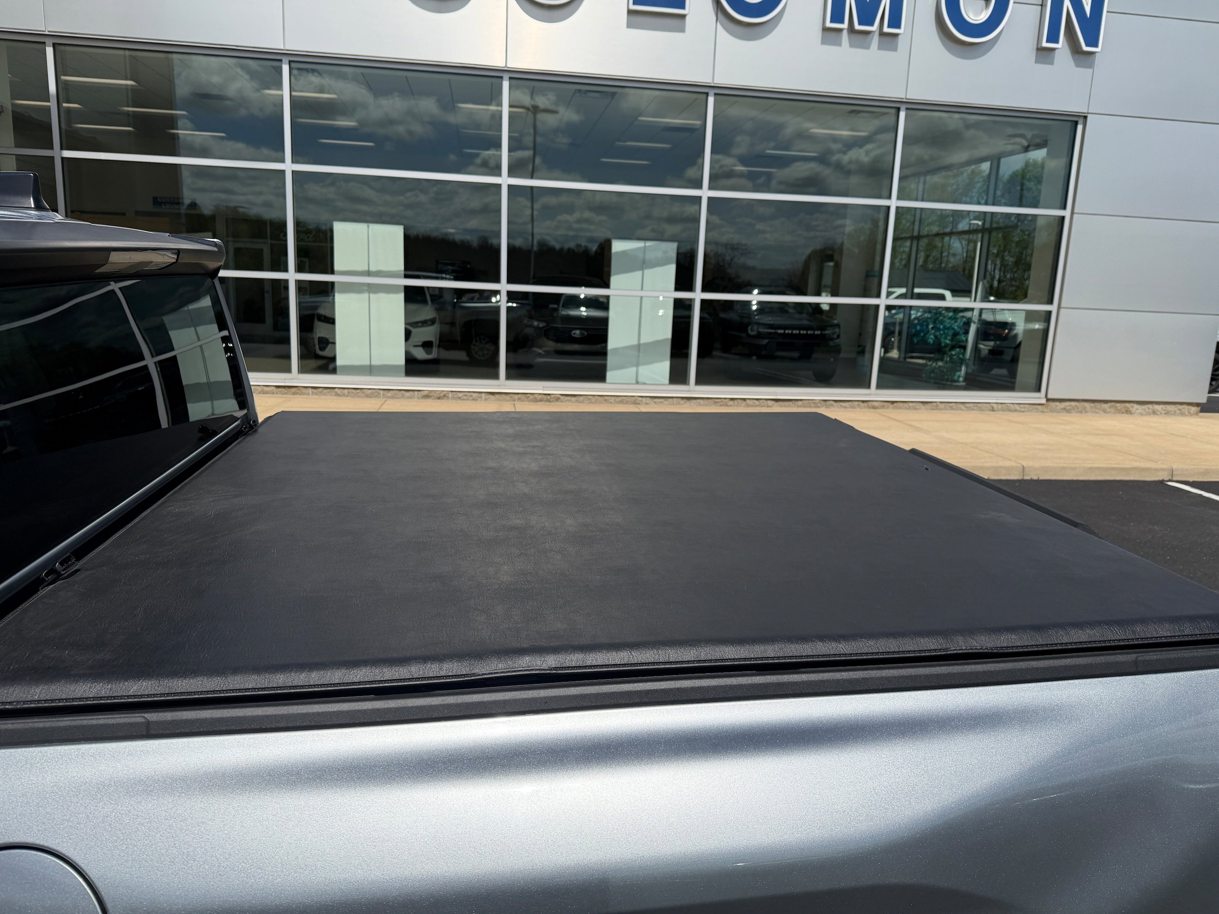 Used 2025 Toyota Tacoma SR5 AWD/4WD image 9