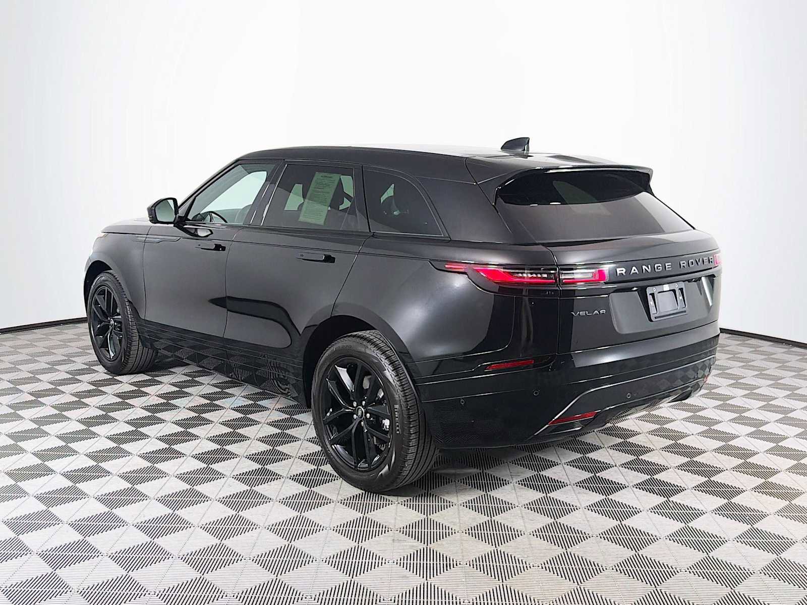 Used 2026 Land Rover Range Rover Velar Dynamic SE AWD/4WD image 7