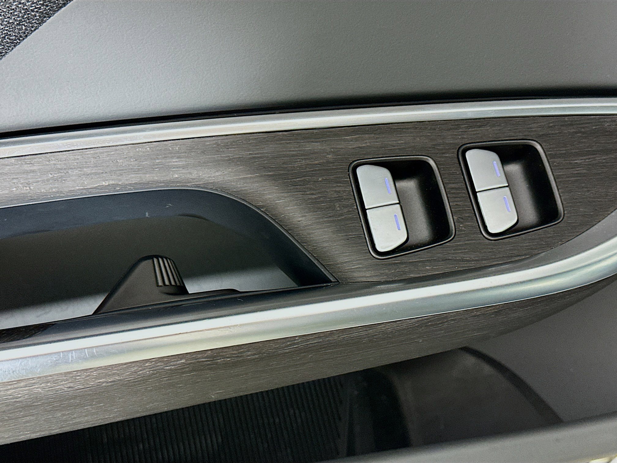 Used 2024 Lucid Air Pure RWD image 15