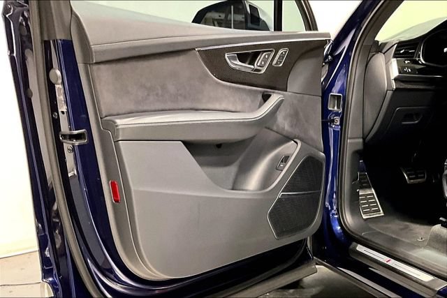 Used 2023 Audi SQ7 Prestige AWD/4WD image 13