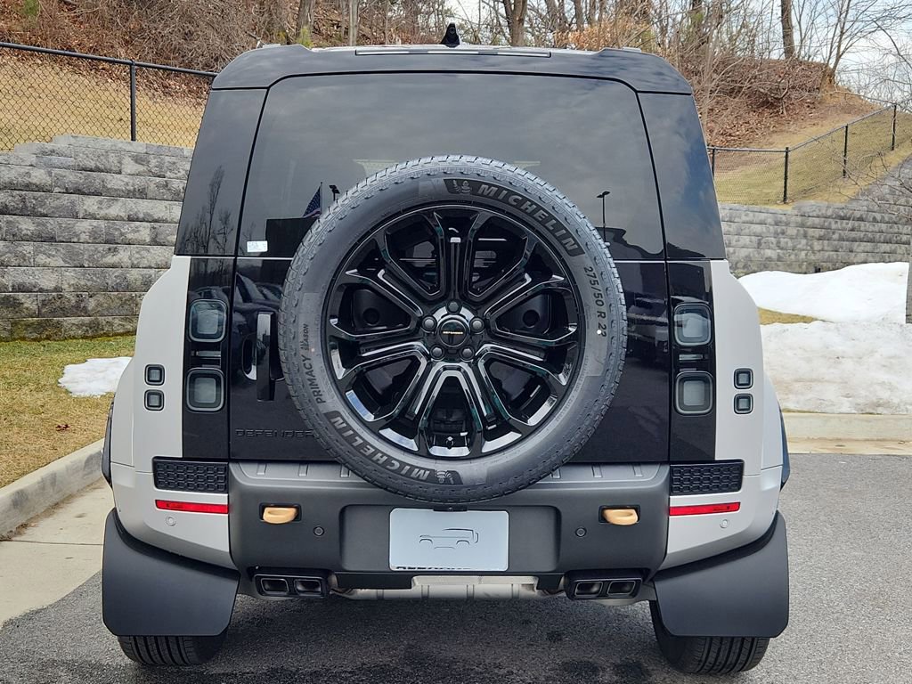 New 2026 Land Rover Defender 110 OCTA AWD/4WD image 7