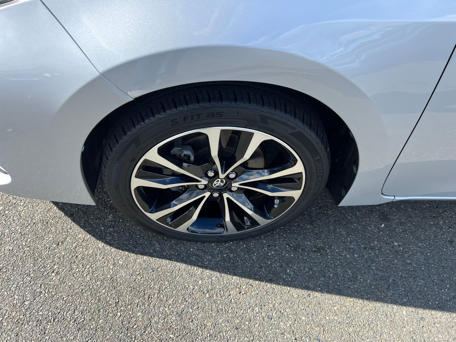 Used 2017 Toyota Corolla SE w/ Carpet Mat Package (TMS) FWD image 7