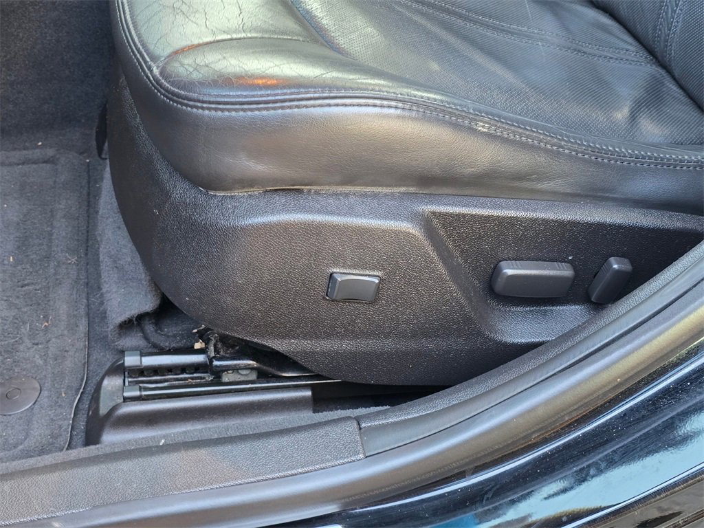 Used 2010 Cadillac CTS Premium image 14