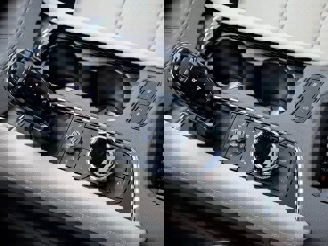 New 2025 Cadillac XT5 Premium Luxury w/ Technology Package FWD image 34