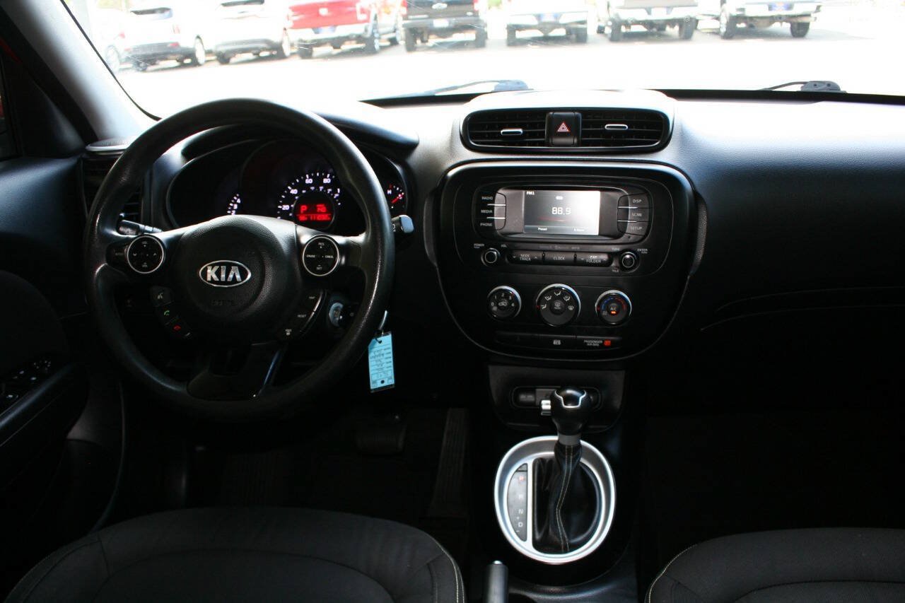 Used 2016 Kia Soul + FWD image 15
