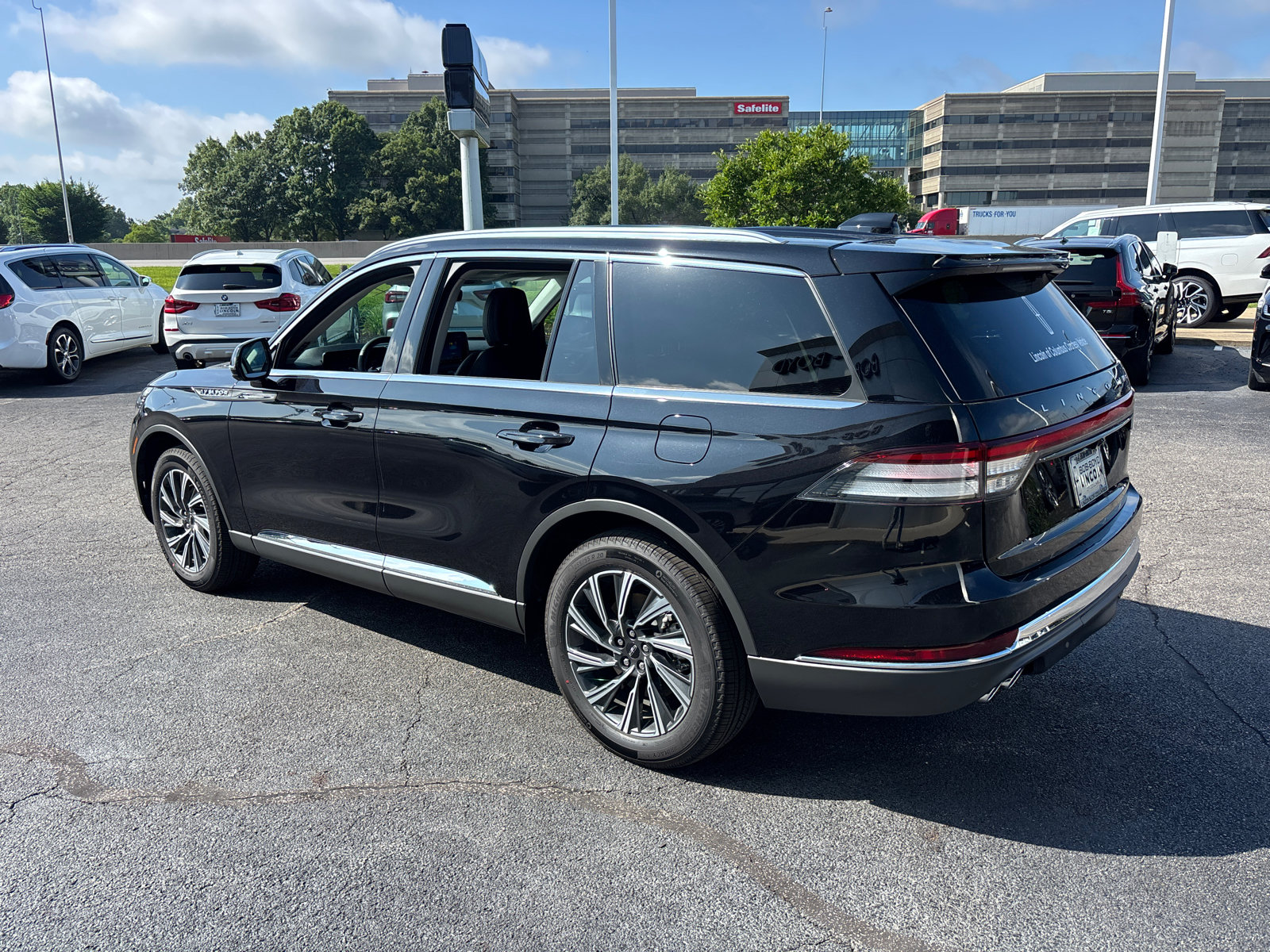 New 2026 Lincoln Aviator AWD image 5
