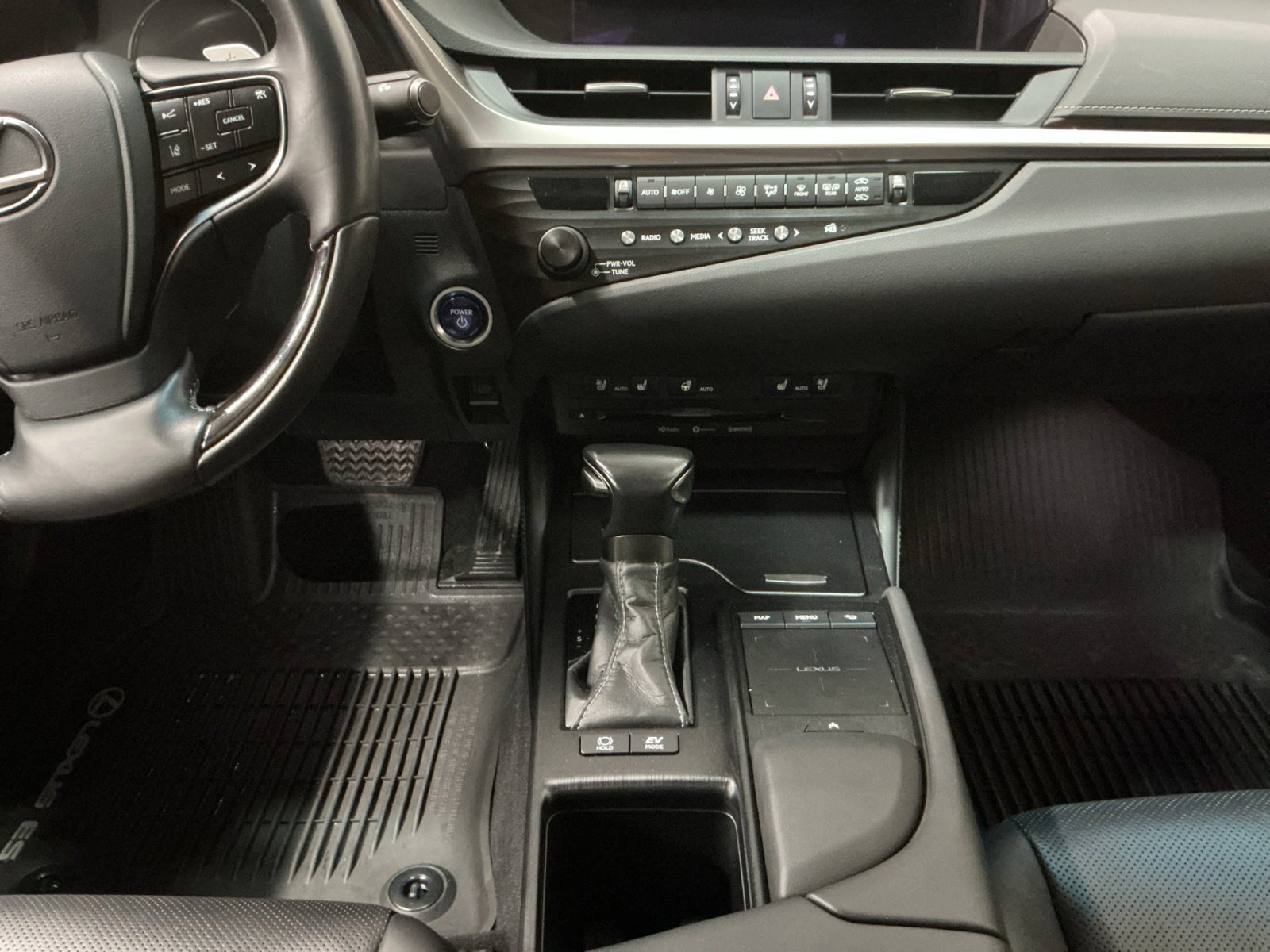 Used 2020 Lexus ES 300h w/ Premium Package FWD image 11