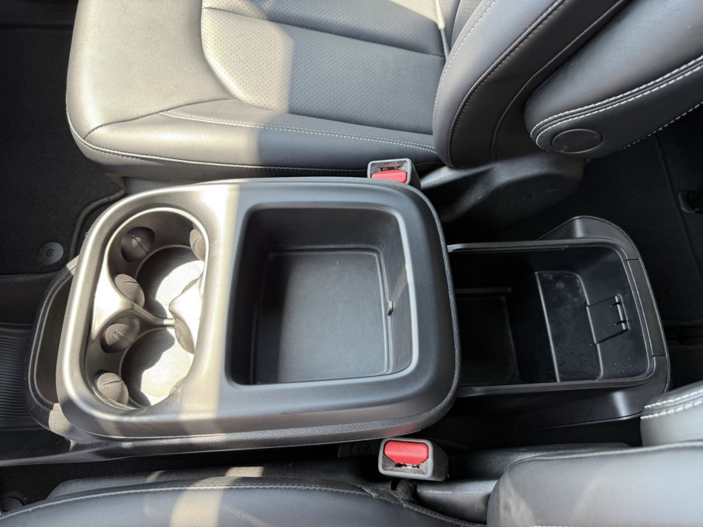 Used 2025 Chrysler Pacifica Select FWD image 32