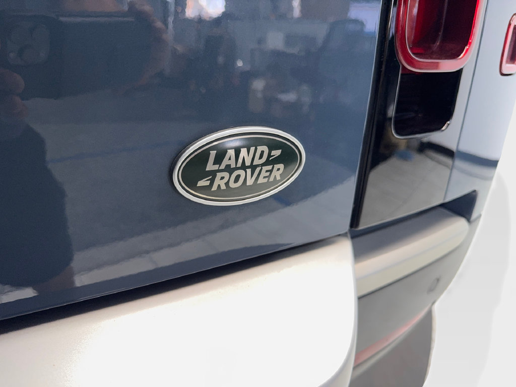 Used 2023 Land Rover Defender 110 SE AWD/4WD image 25
