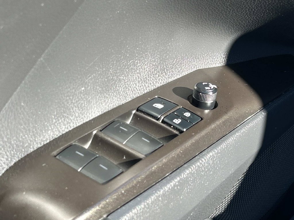 Used 2021 Toyota Camry SE FWD image 20