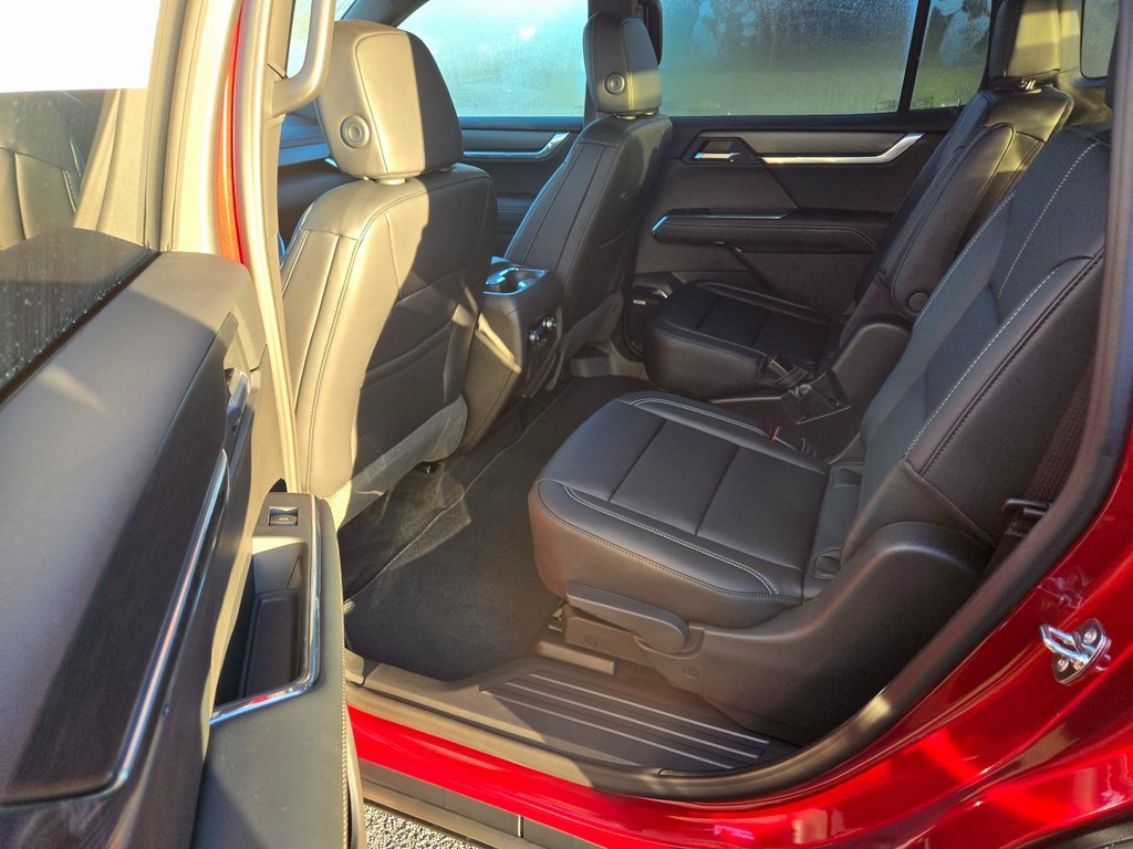 New 2026 GMC Acadia Elevation image 8