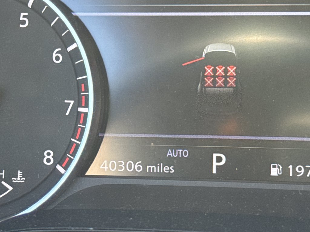 Used 2023 Nissan Pathfinder SV AWD/4WD image 16