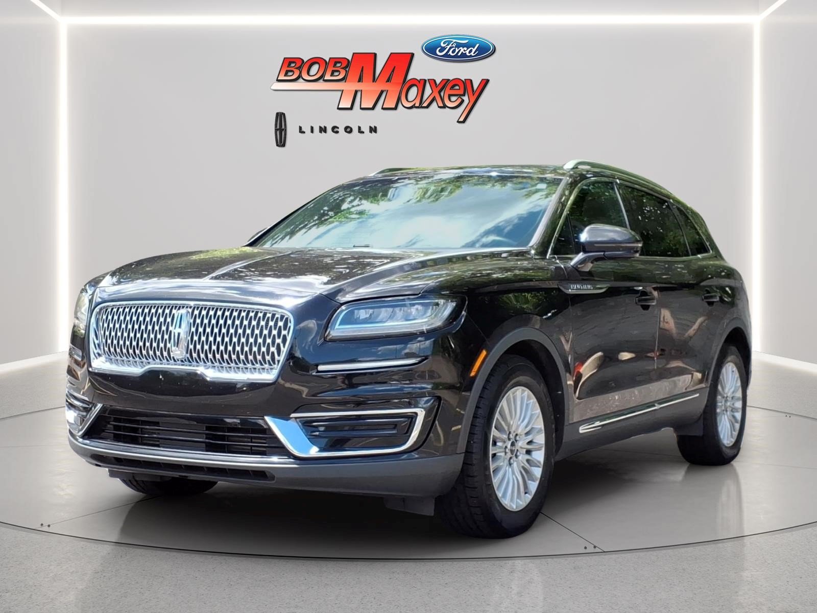 Used 2019 Lincoln Nautilus Premier AWD/4WD image 1