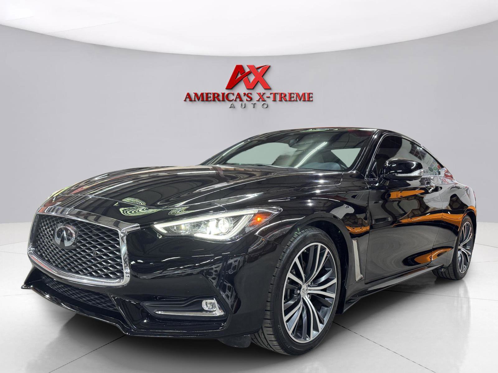 Used 2017 INFINITI Q60 3.0t w/ Premium Plus Package 3.0T AWD/4WD image 2