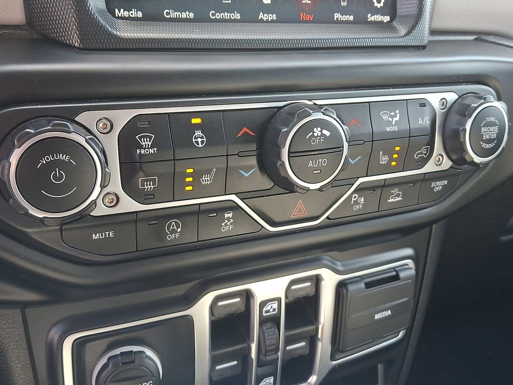 Used 2021 Jeep Gladiator Overland AWD/4WD image 17