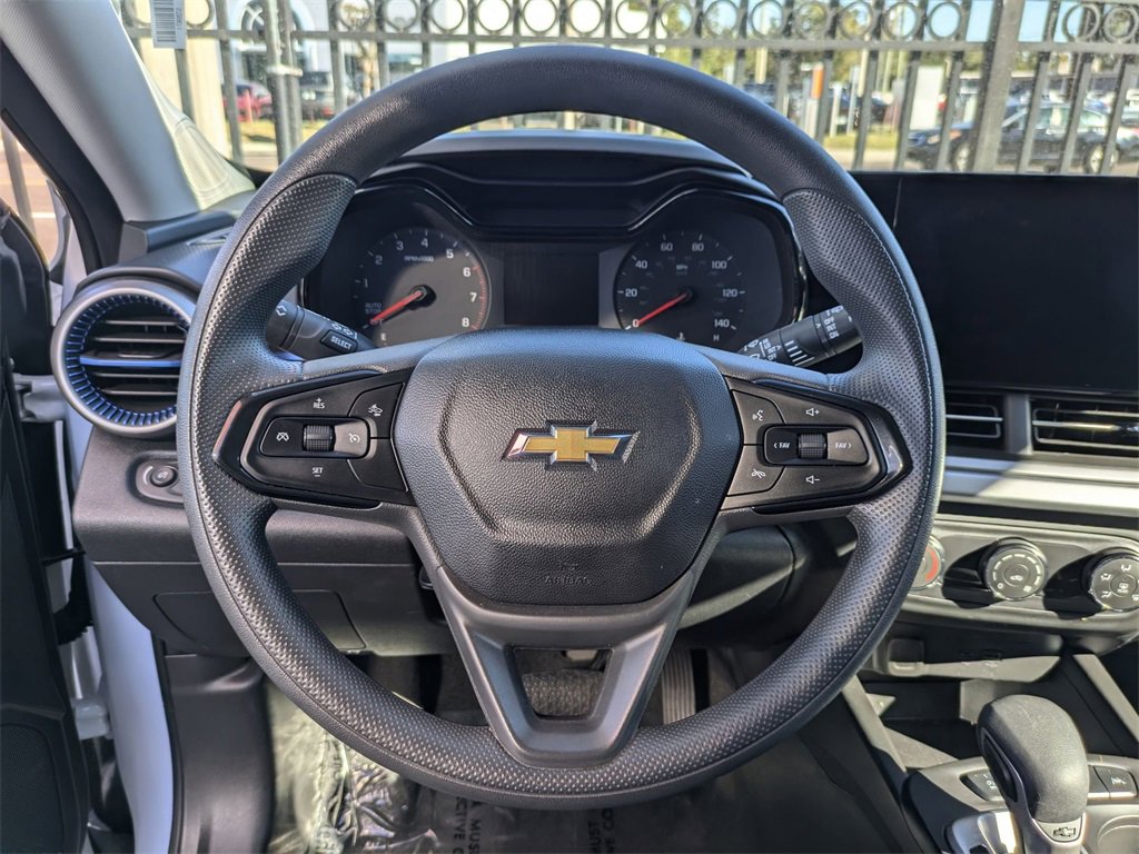 Used 2025 Chevrolet Trax LS image 20