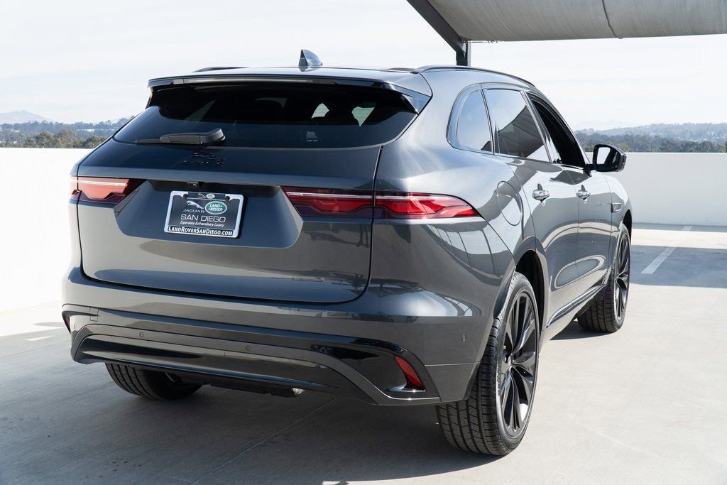 Used 2025 Jaguar F-PACE R-Dynamic S AWD/4WD image 6