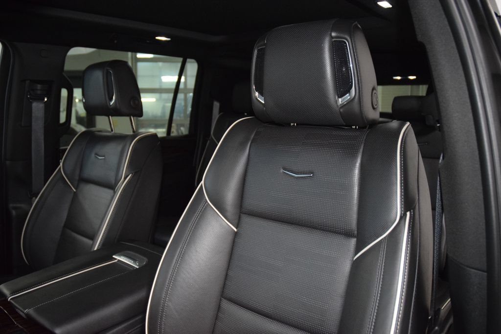 Used 2024 Cadillac Escalade ESV Premium Luxury w/ LPO, Floor Liner Package AWD/4WD image 44