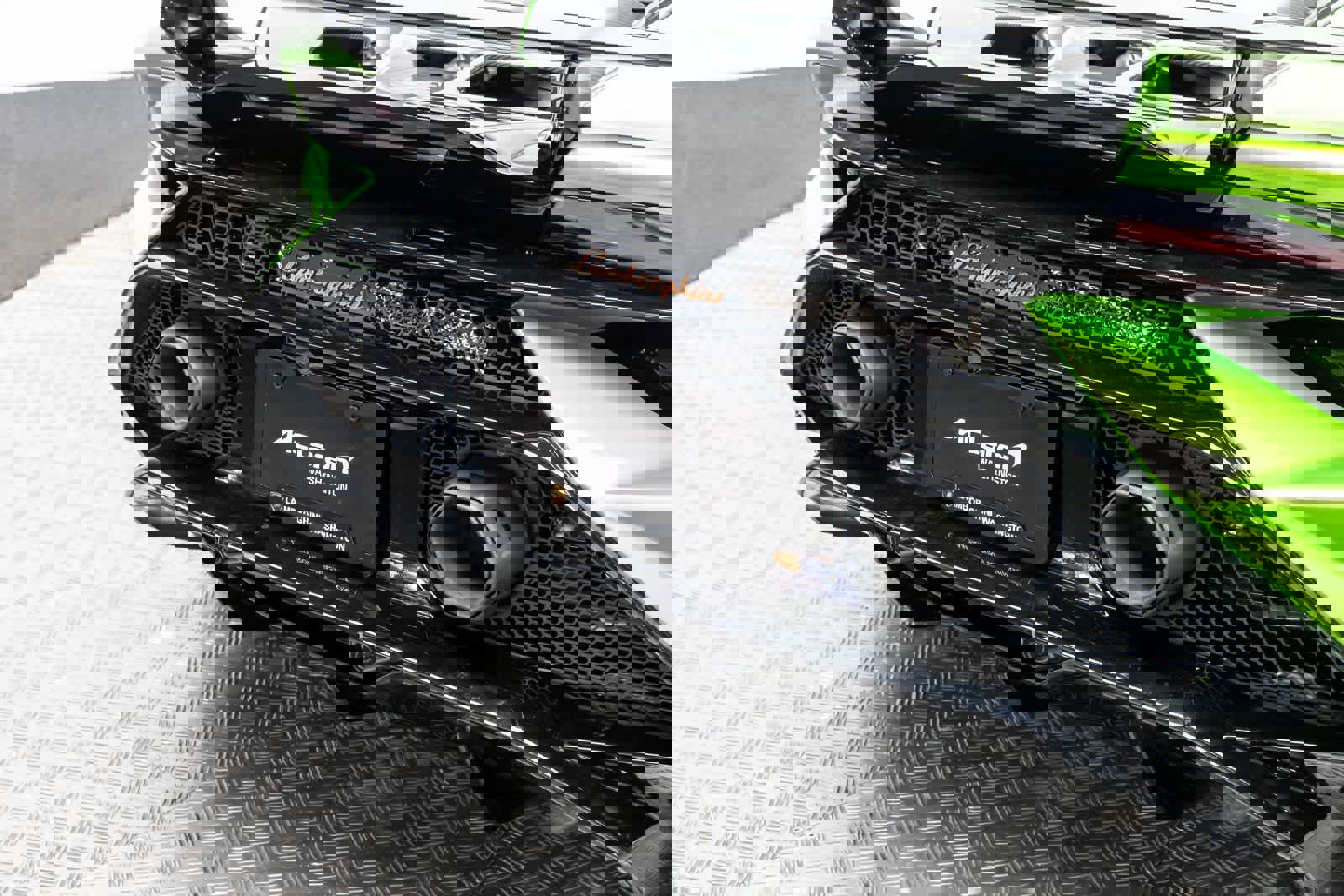 Used 2024 Lamborghini Huracan Tecnica image 40