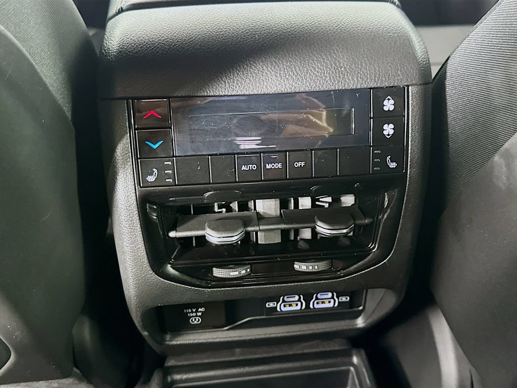 Certified 2025 Jeep Grand Cherokee L Limited AWD/4WD image 38