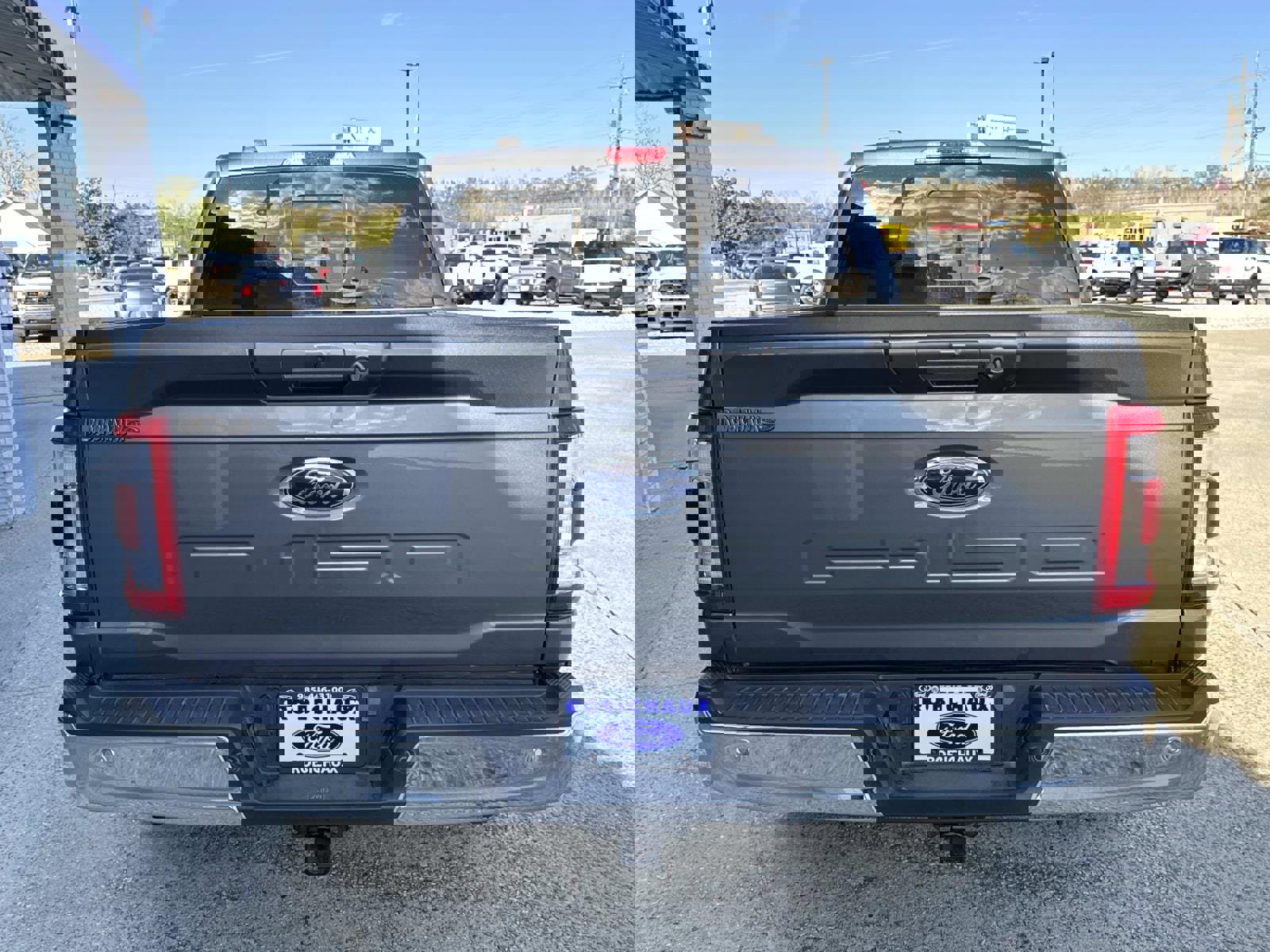 Used 2023 Ford F150 Lariat w/ Trailer Tow Package image 6