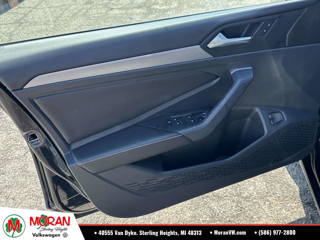Certified 2023 Volkswagen Jetta SE FWD image 15