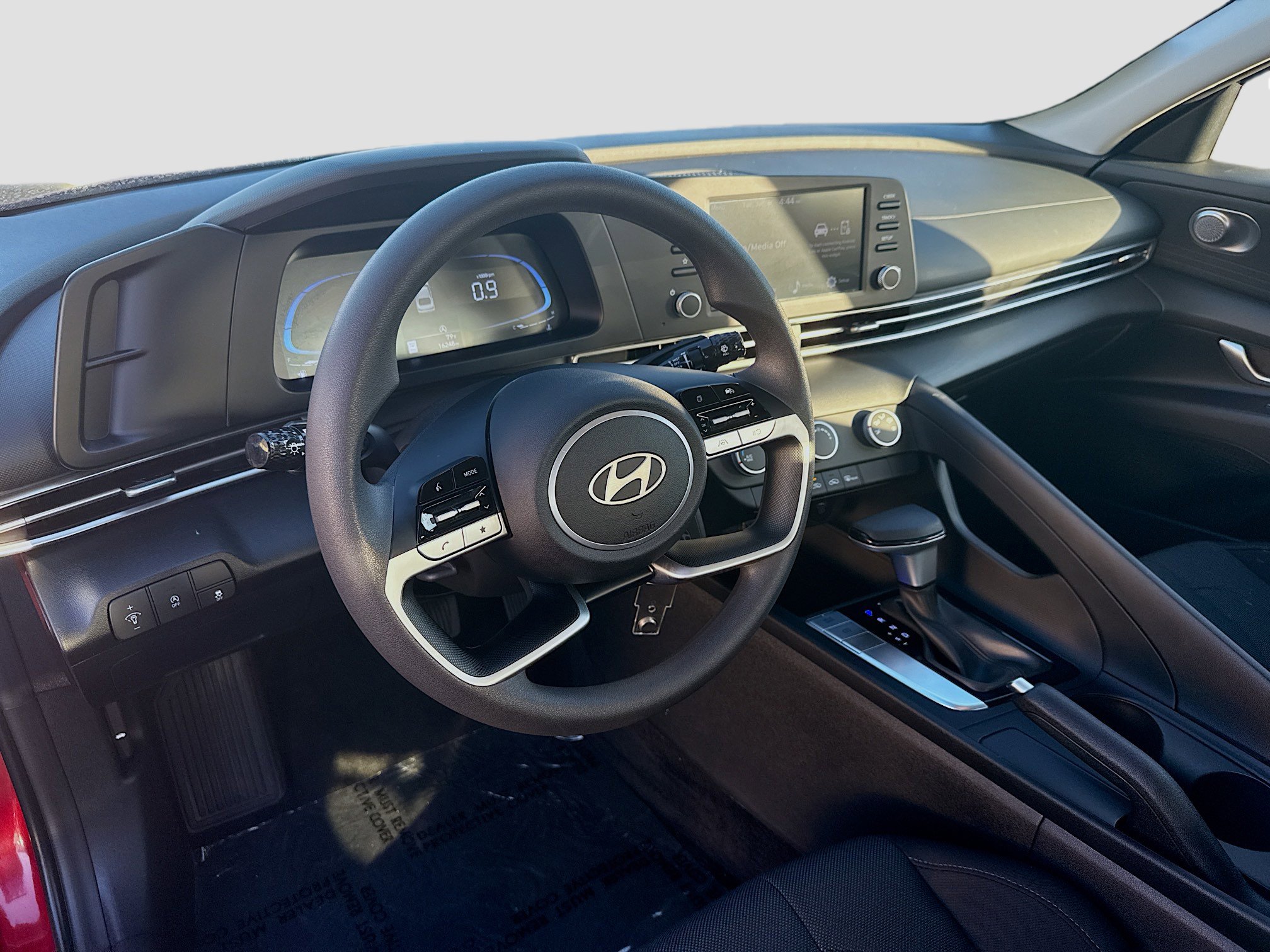 Used 2025 Hyundai Elantra SE image 7