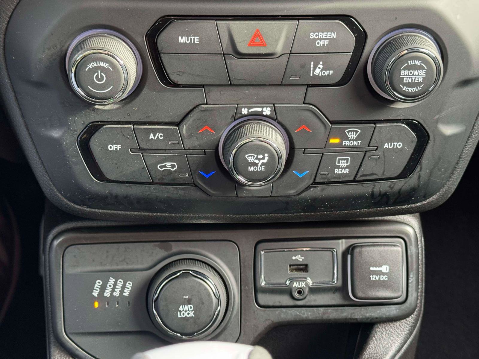 Used 2023 Jeep Renegade Latitude image 25