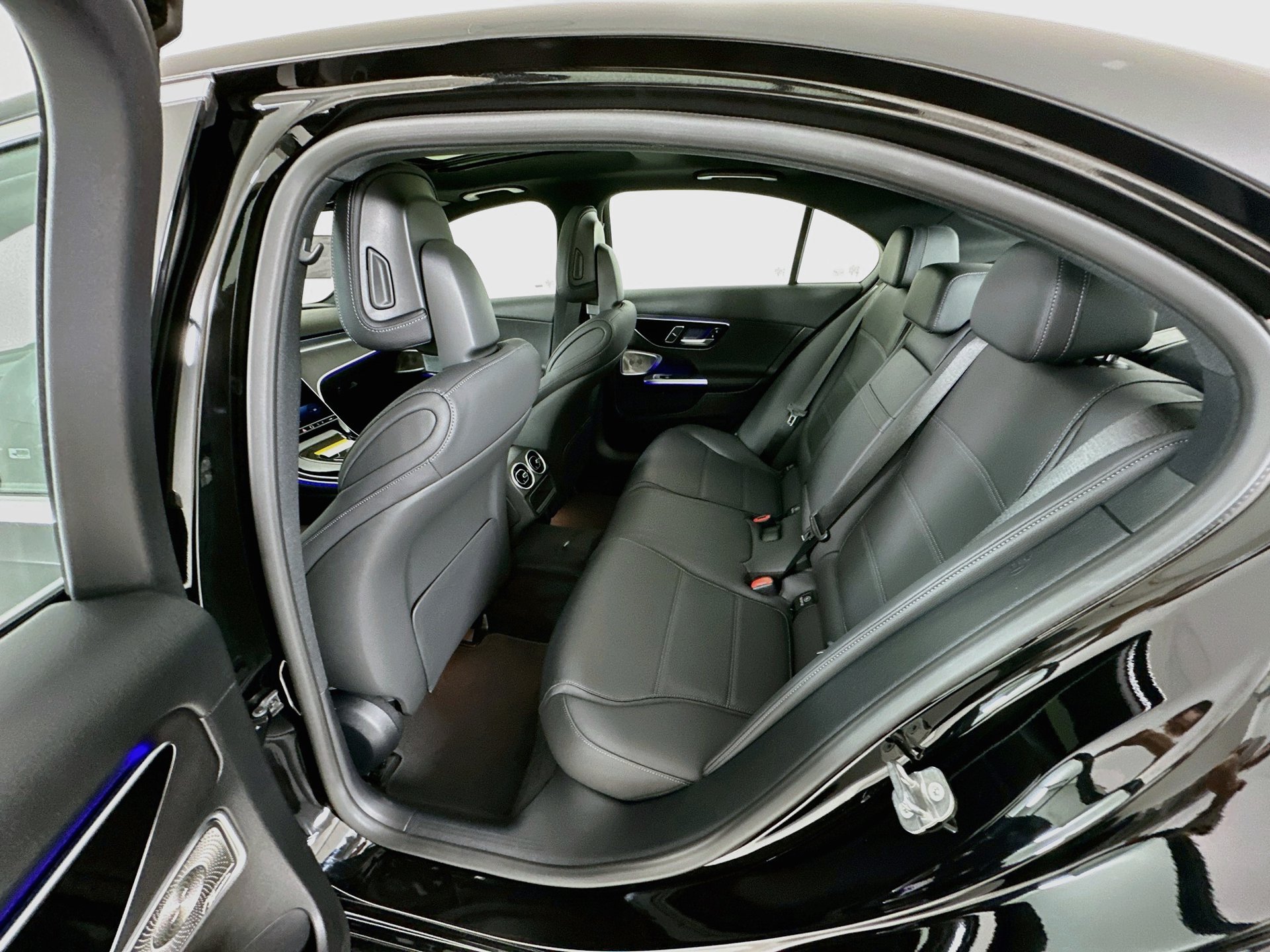 New 2026 Mercedes-Benz C 300 4MATIC Sedan image 27