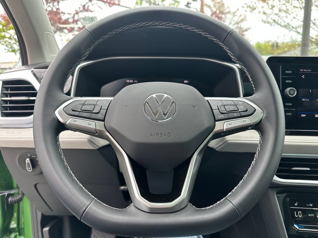 New 2026 Volkswagen Taos SE AWD/4WD image 7