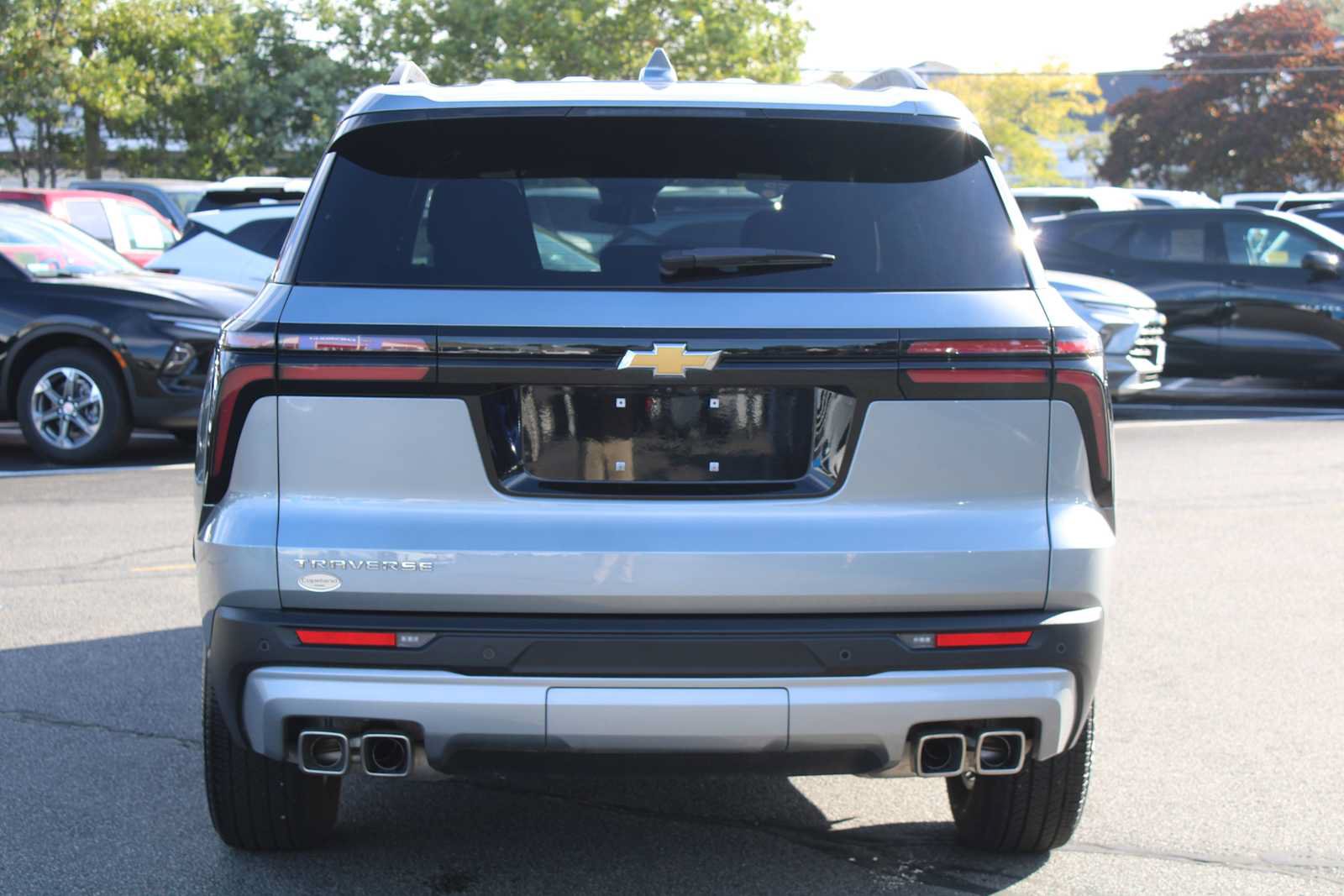 Certified 2025 Chevrolet Traverse LT FWD image 6