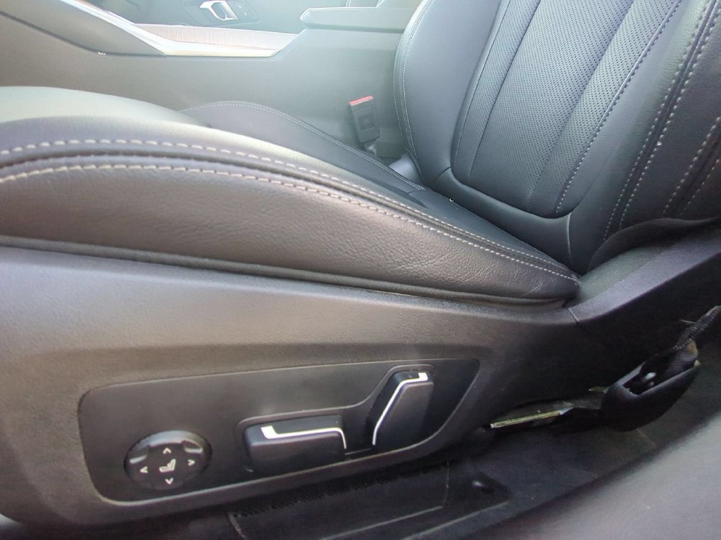Used 2026 BMW 330i xDrive Sedan AWD/4WD image 14