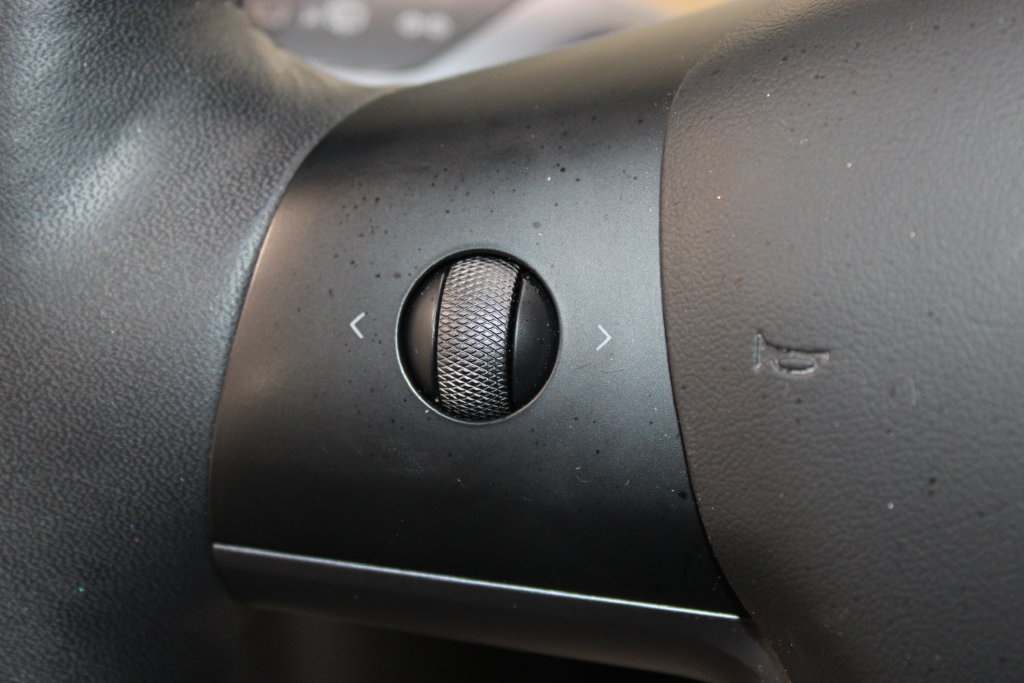 Used 2023 Tesla Model Y Long Range AWD/4WD image 33