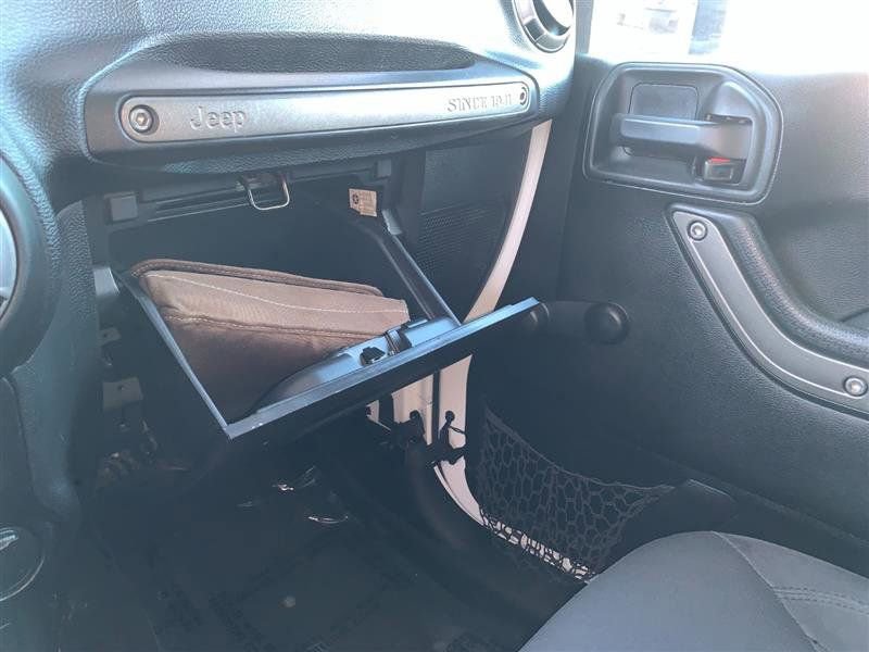 Used 2017 Jeep Wrangler Unlimited Sport w/ Connectivity Group image 31