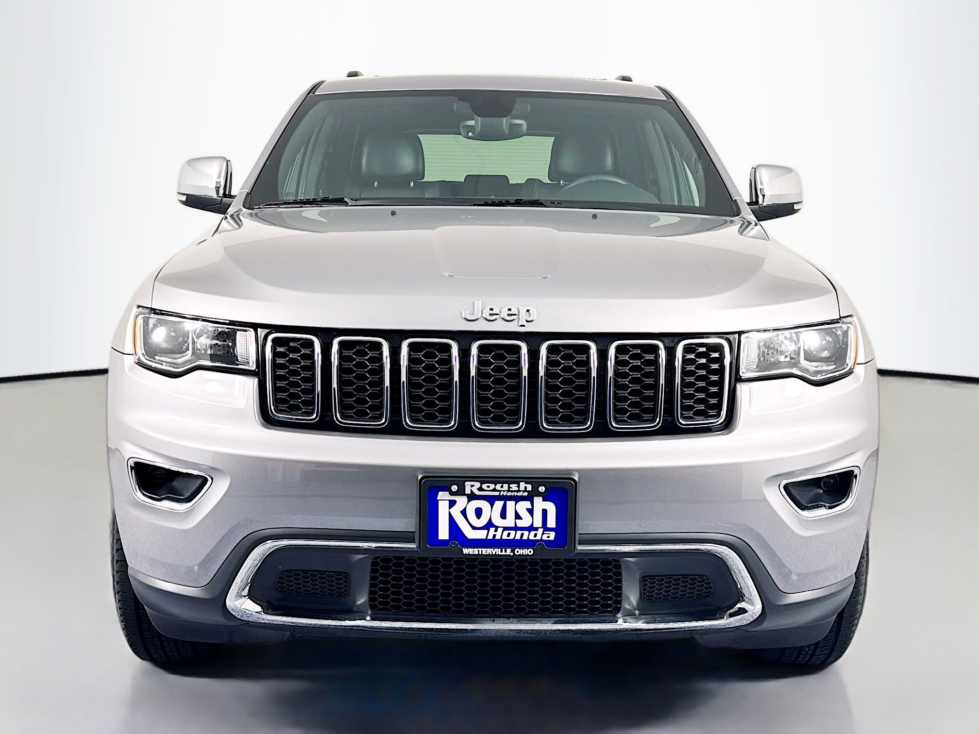 Used 2017 Jeep Grand Cherokee Limited AWD/4WD image 2