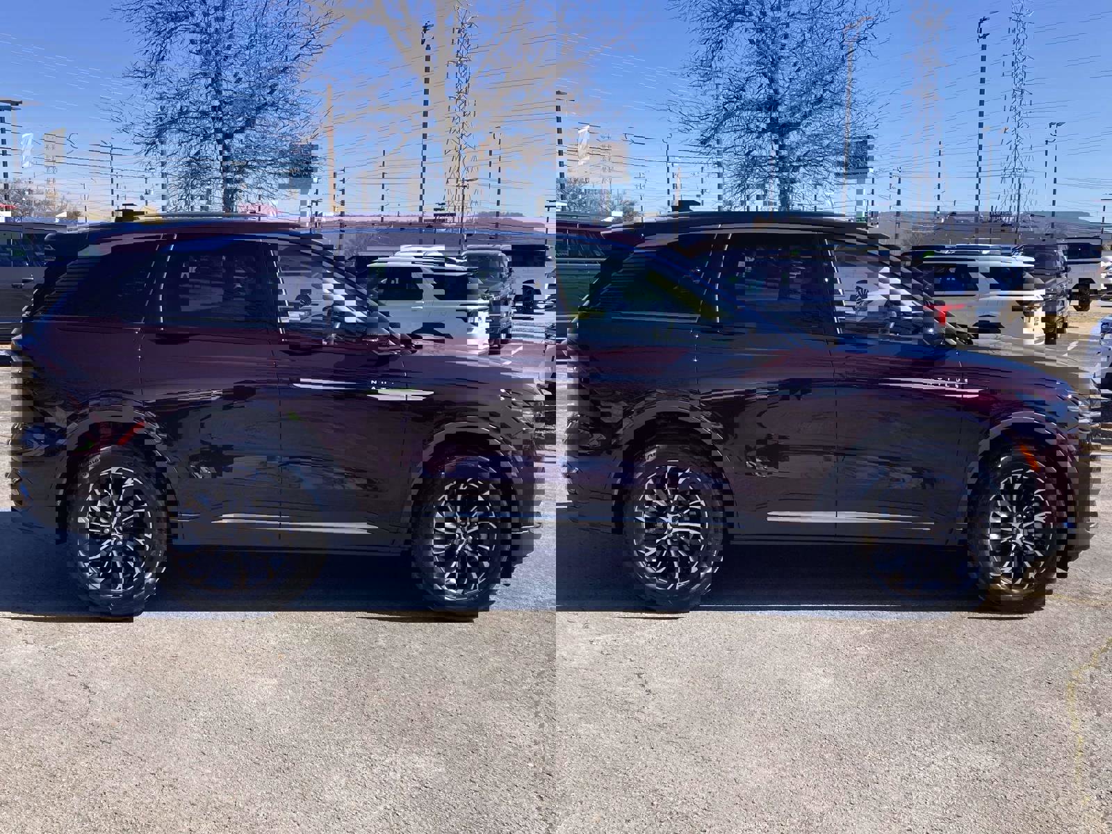 Certified 2025 Lincoln Nautilus Premier w/ Equipment Group 102A image 2