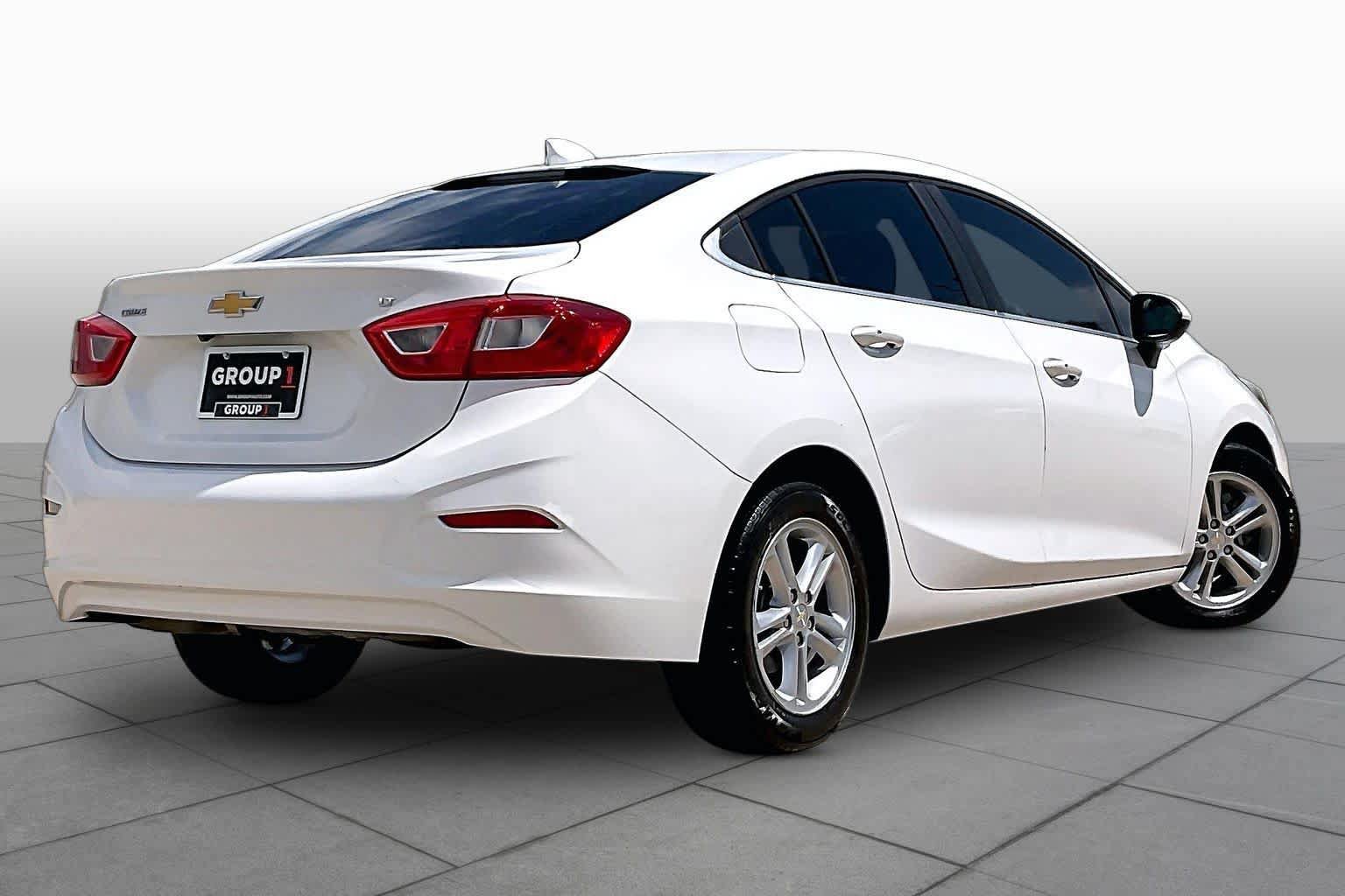 Used 2016 Chevrolet Cruze LT w/ Convenience Package FWD image 13