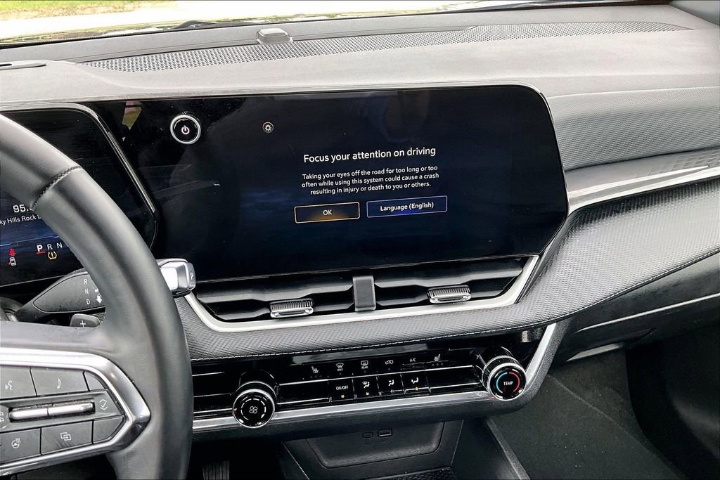 Used 2025 Chevrolet Equinox LT FWD image 6