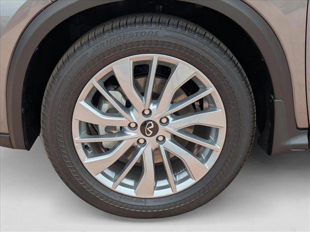 New 2025 INFINITI QX50 Luxe image 10