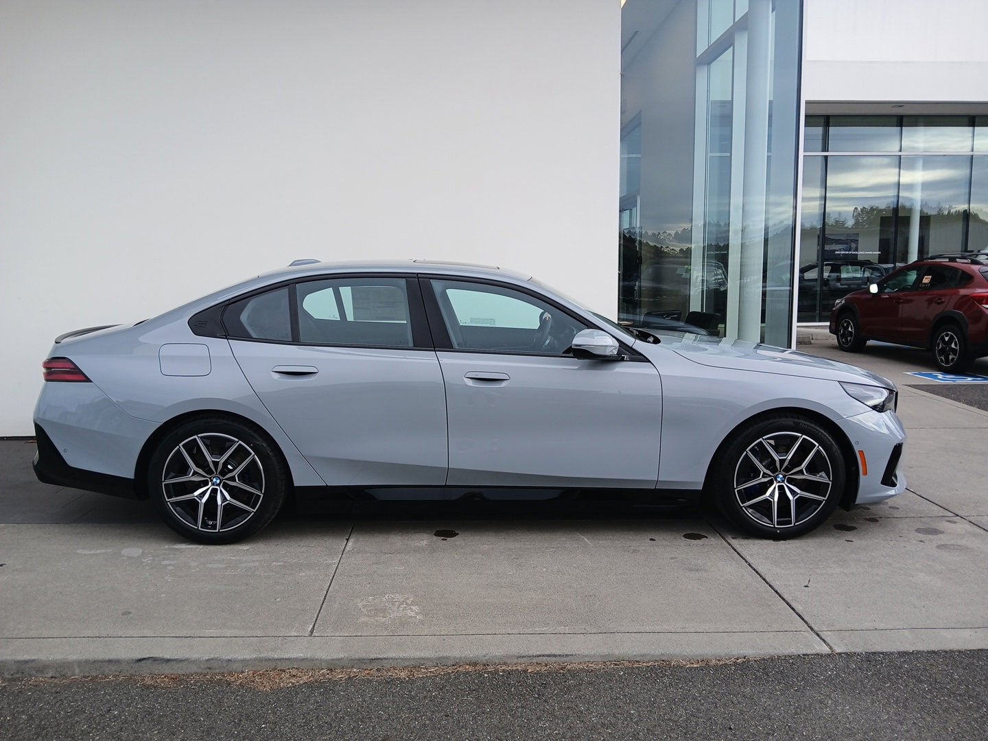 New 2026 BMW i5 eDrive40 w/ M Sport Package image 3