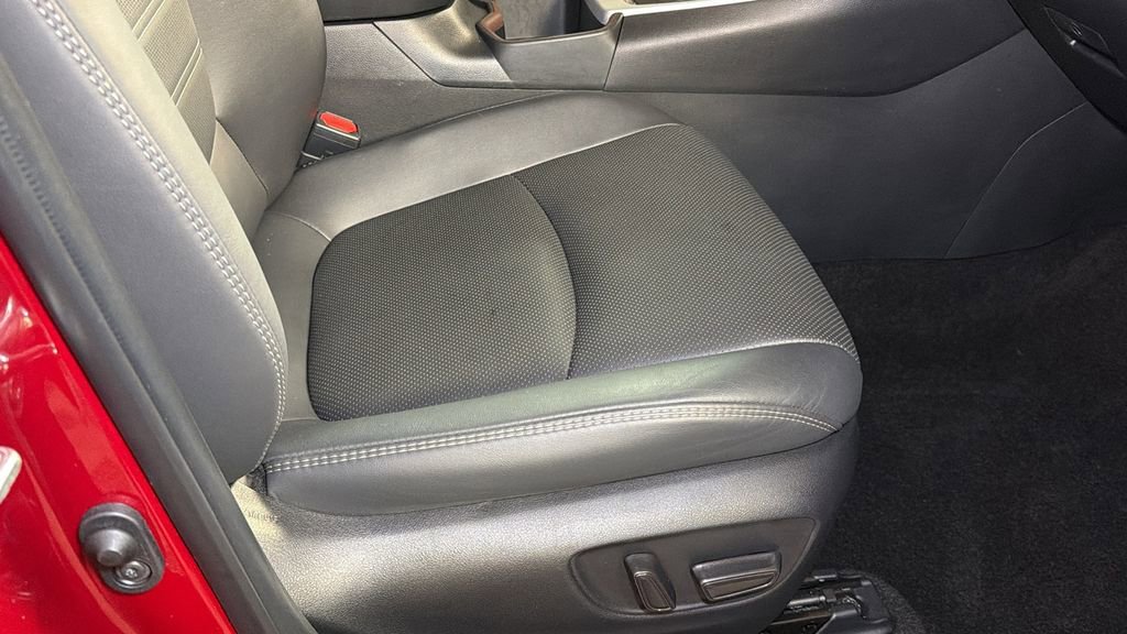 Used 2023 Toyota RAV4 Limited image 12