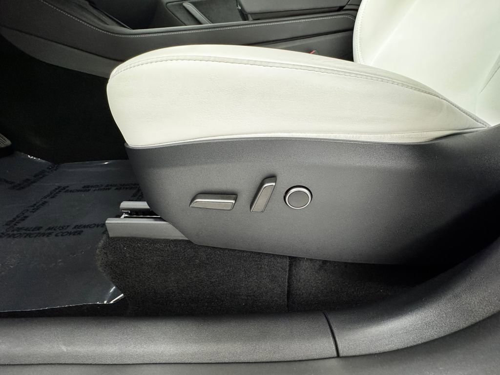 Used 2024 Tesla Model Y Long Range image 27